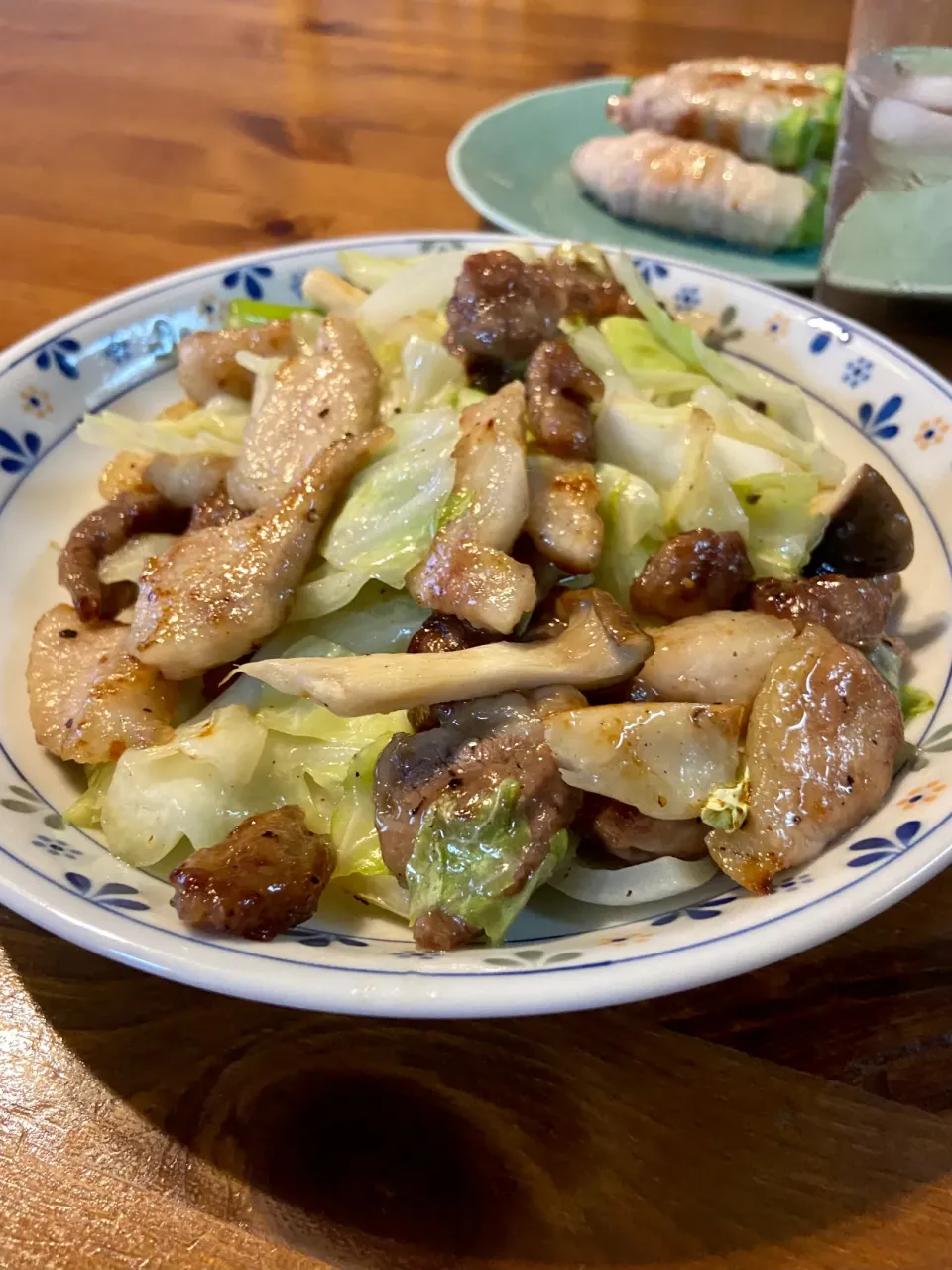 Snapdishの料理写真:7/25の夕食　豚トロ野菜塩炒め|yoneさん