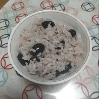 Snapdishの料理写真:黒豆ごはん|nicoさん