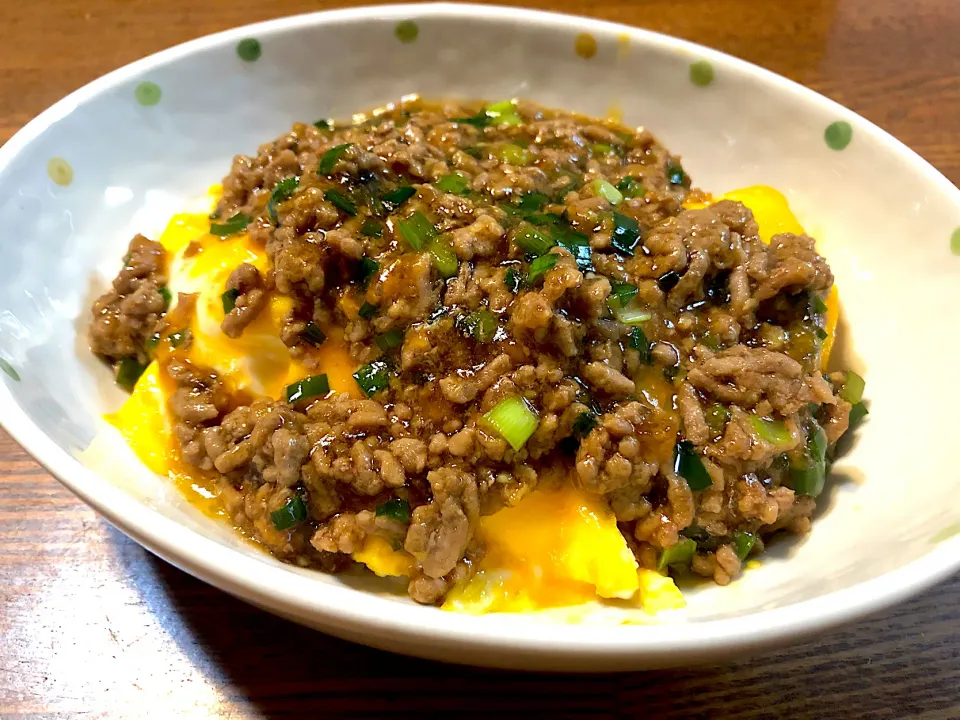 ひき肉とニラのあんかけ卵丼|ちろるろさん