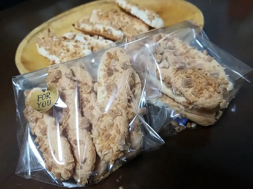 Snapdishの料理写真:メレンゲクッキー🍪バトンマレショー|mymさん