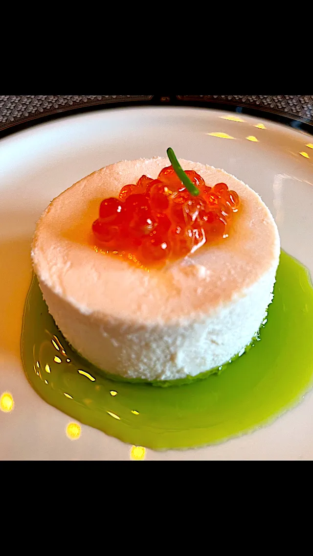 Smoked Salmon Parfait with Salmon Roe and Chive Oil|Christine pavelkaさん