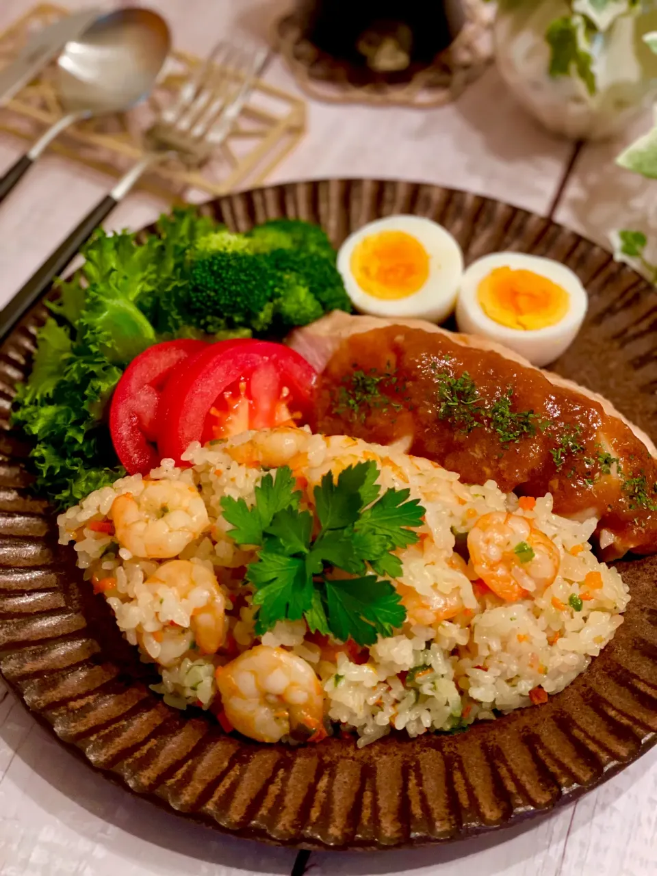 海老ピラフと鶏ムネ肉チャーシューのオニオンソースプレートランチ🥰|AXさん