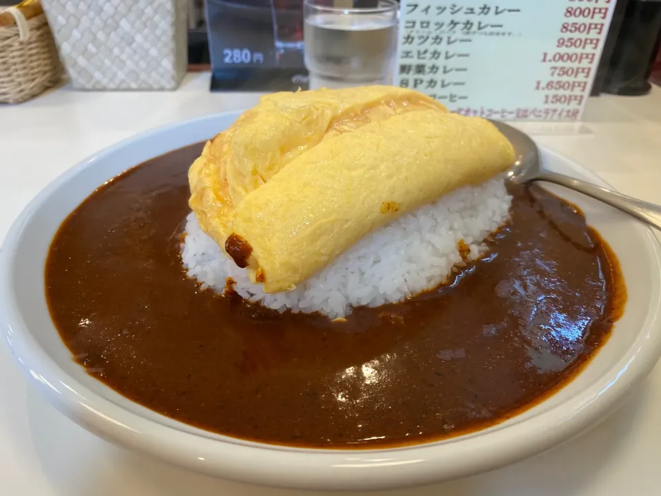 Snapdishの料理写真:オムレツカレー辛口🍛🔥|buhizouさん