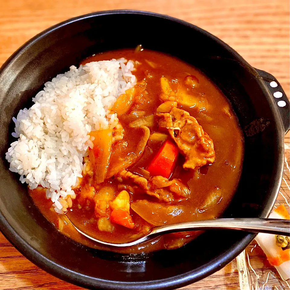 トマト🍅ジュースカレーで晩ごはん🍛|ばくあんしゃさん