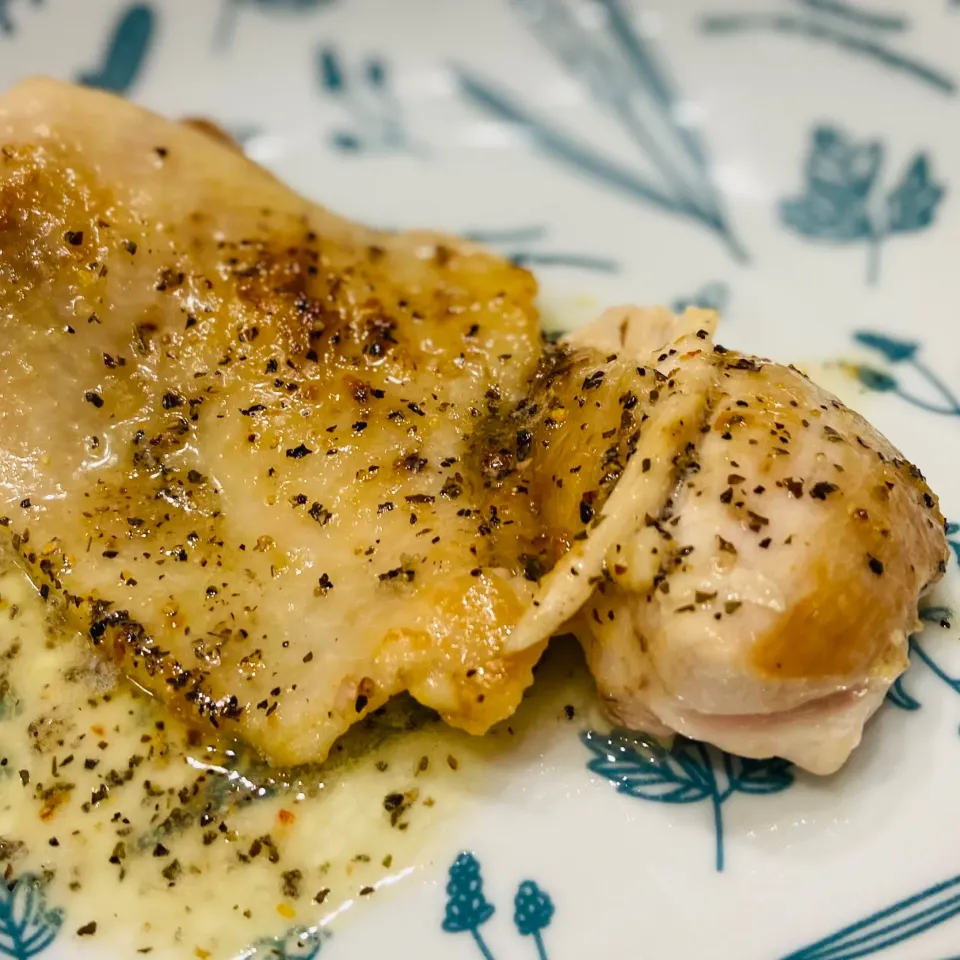 Snapdishの料理写真:チキンソテーレモンバターソース|yuuukaさん