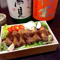 Snapdishの料理写真:牛タン柔らか煮丼|Kokoyahontenさん