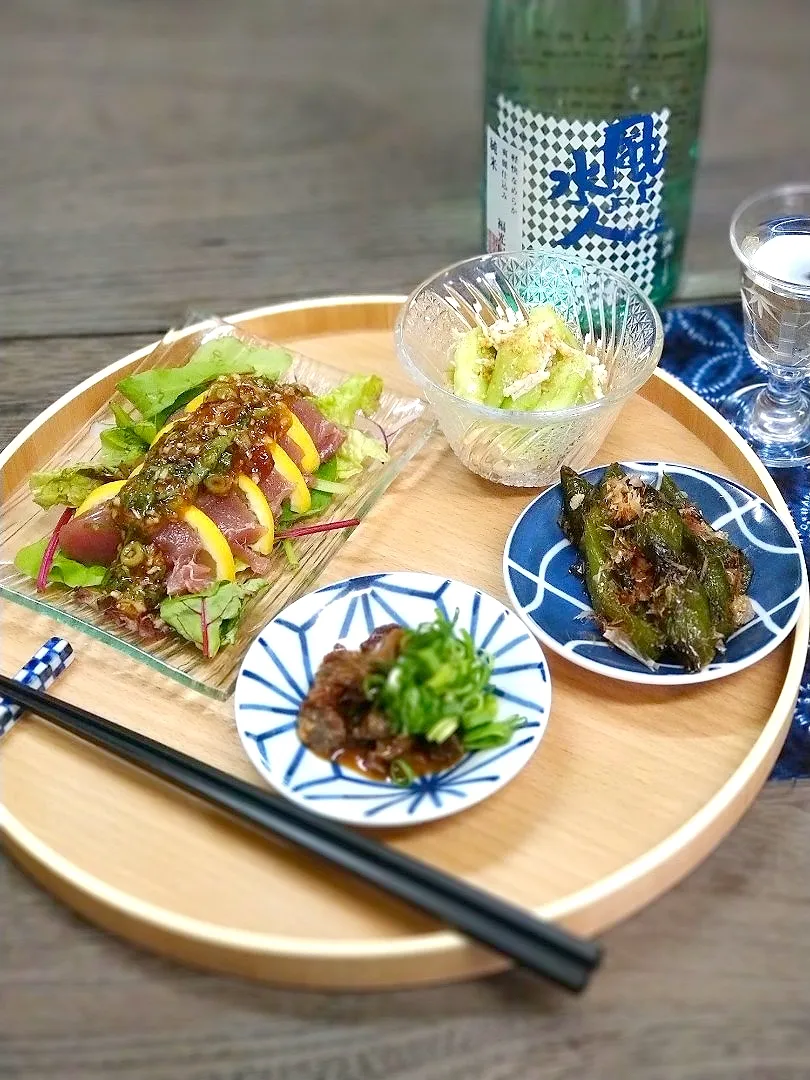 今夜の肴

カツオの薬味入りポン酢ジュレ
砂肝の味噌煮
万願寺唐辛子の焼き浸し
ささみと胡瓜の山葵和え|ぷりさん