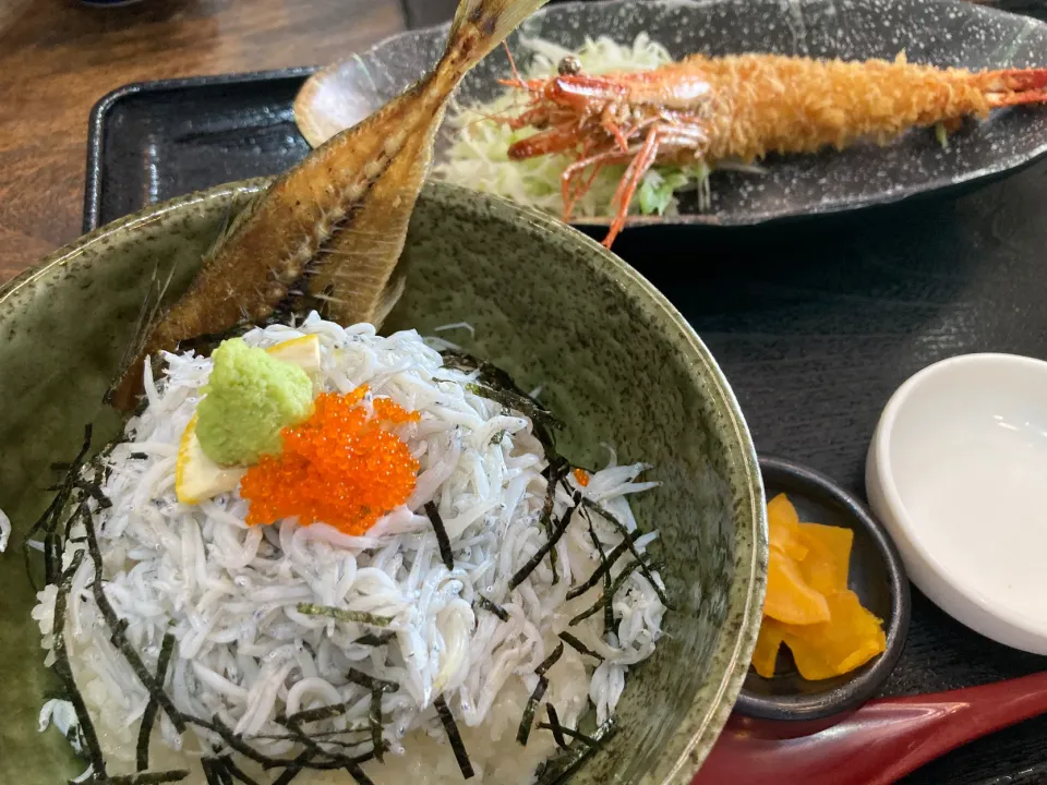 ＊新鮮しらす丼&特大海老フライ&骨煎餅＊|＊抹茶＊さん