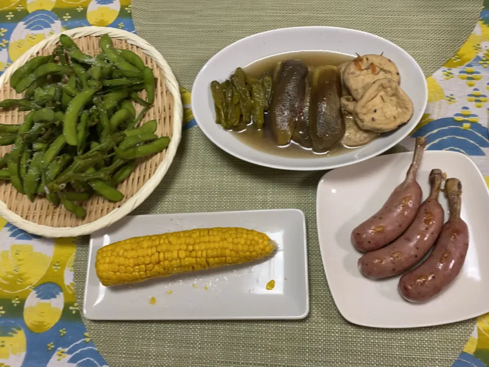 Snapdishの料理写真:鰻丼(写真なし)、水茄子とししとうとがんもどきの炊いたん、枝豆、骨付ソーセージ、とうもろこし|peanutsさん