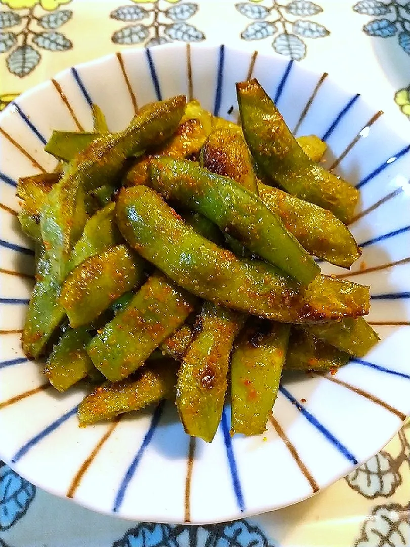 Snapdishの料理写真:のも💛さんのレシピをちょいアレンジ!! カレー✕七味の焼き枝豆|sumireさん