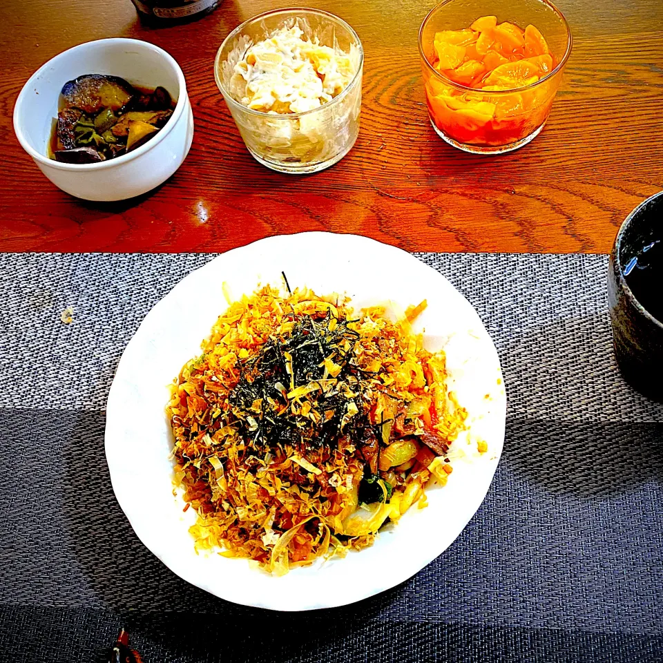 Snapdishの料理写真:焼きうどん香ばし醤油味|yakinasuさん