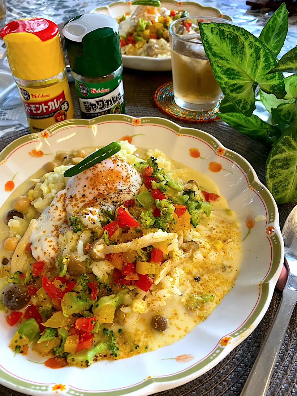 Snapdishの料理写真:カレーリゾット温泉玉子のっけ❣️（ 在宅勤務の日の お昼ご飯）|paaruさん