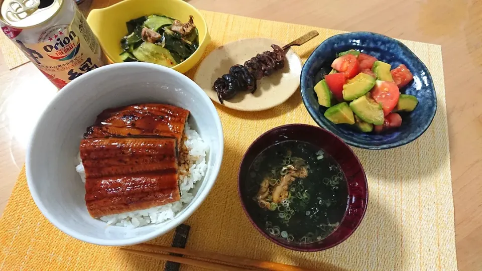 鰻セット
  二段うな丼
  肝吸い あおさ入り
  肝串焼き
  うざく
  トマトとアボカドサラダ|A-YA-YA-YAさん