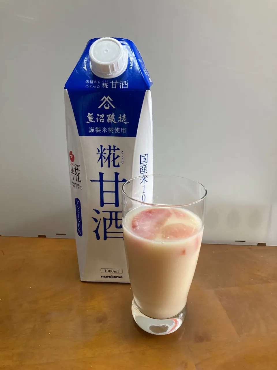 桃を入れた冷たい麹甘酒|めしおさん