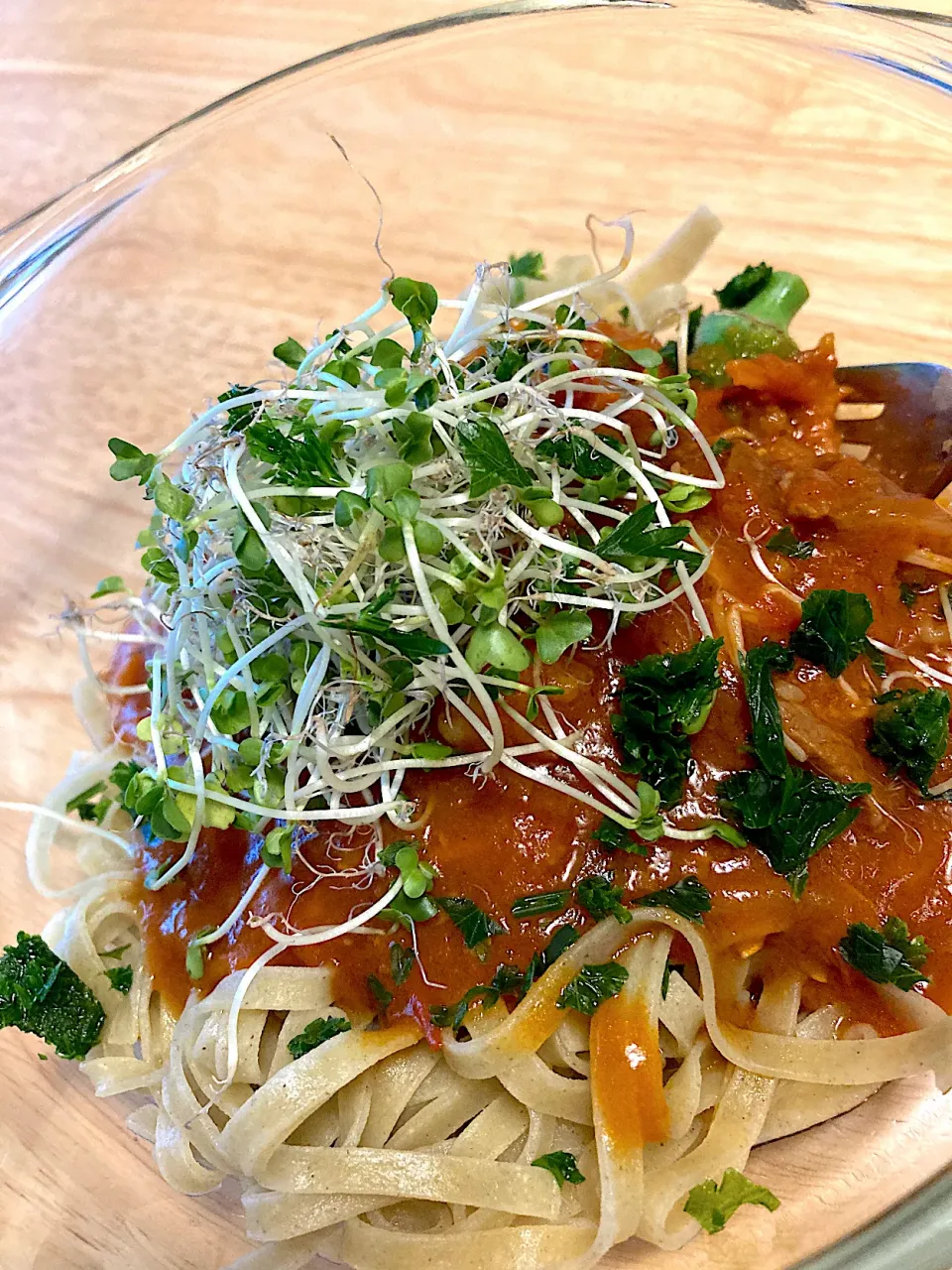 残り物のハヤシライスソースをオーガニック玄米&モロヘイヤ麺にかけて😋💓|さくたえさん