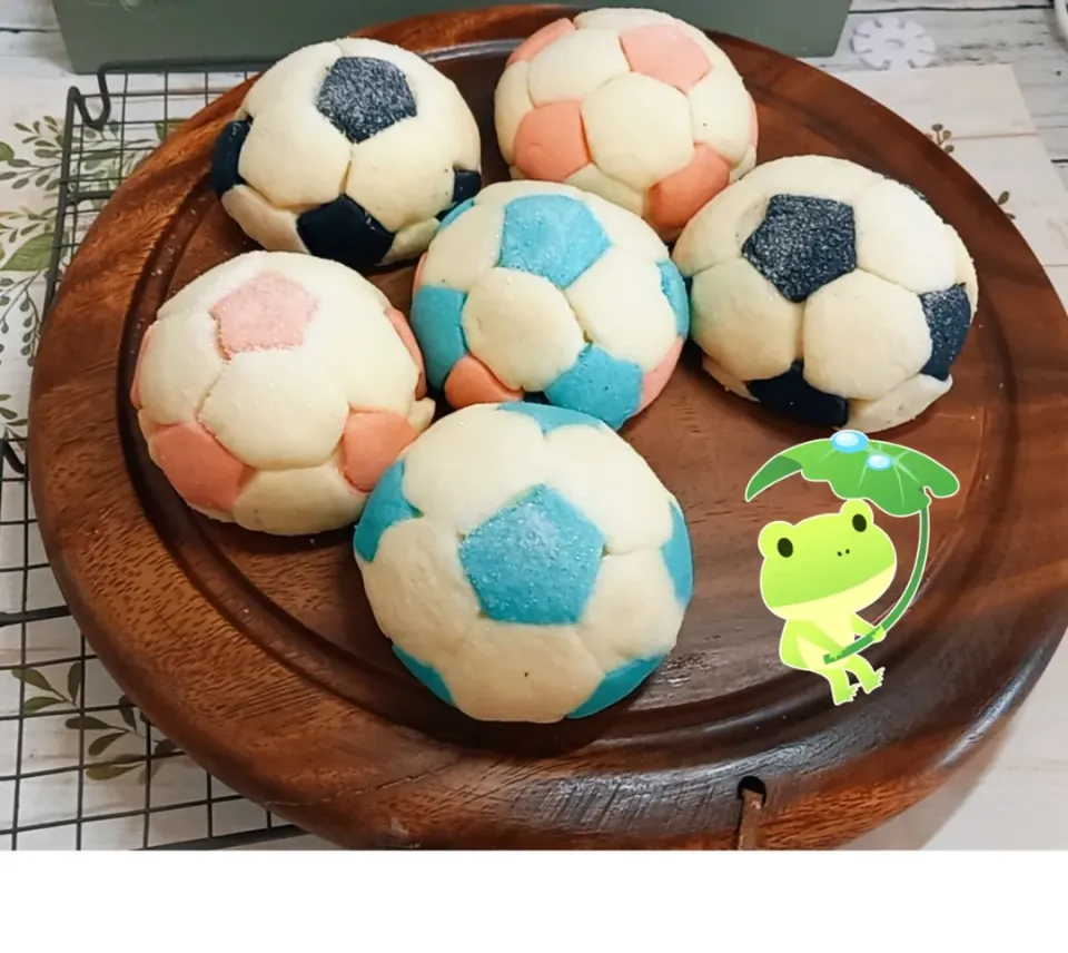 #メロンパンdeコッタ
サッカーボールを作りました。|ブランさん