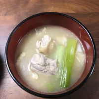 Snapdishの料理写真:手抜きもも肉とネギの鶏白湯|とうじろーさん