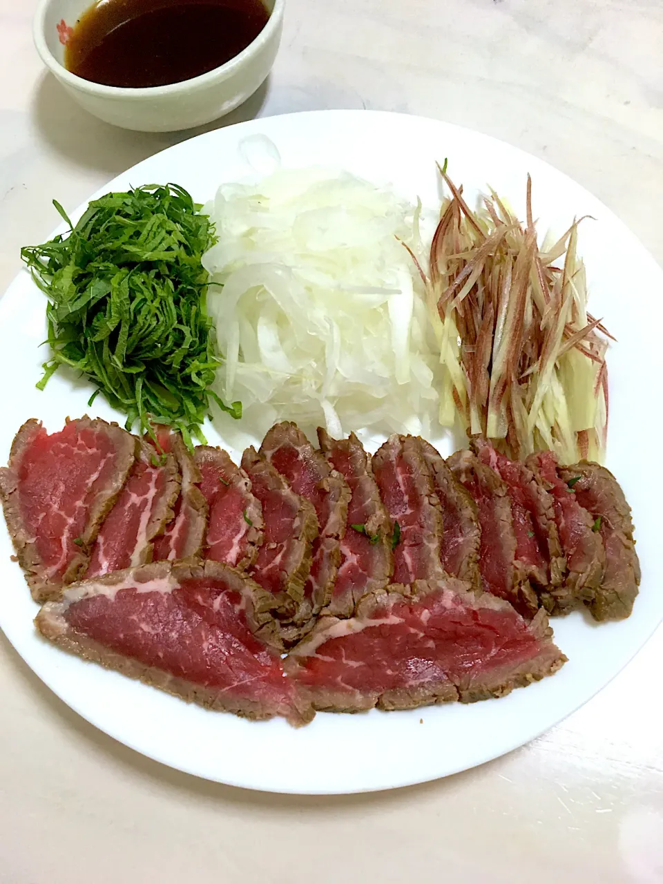 Snapdishの料理写真:牛肉のたたき|ももさん