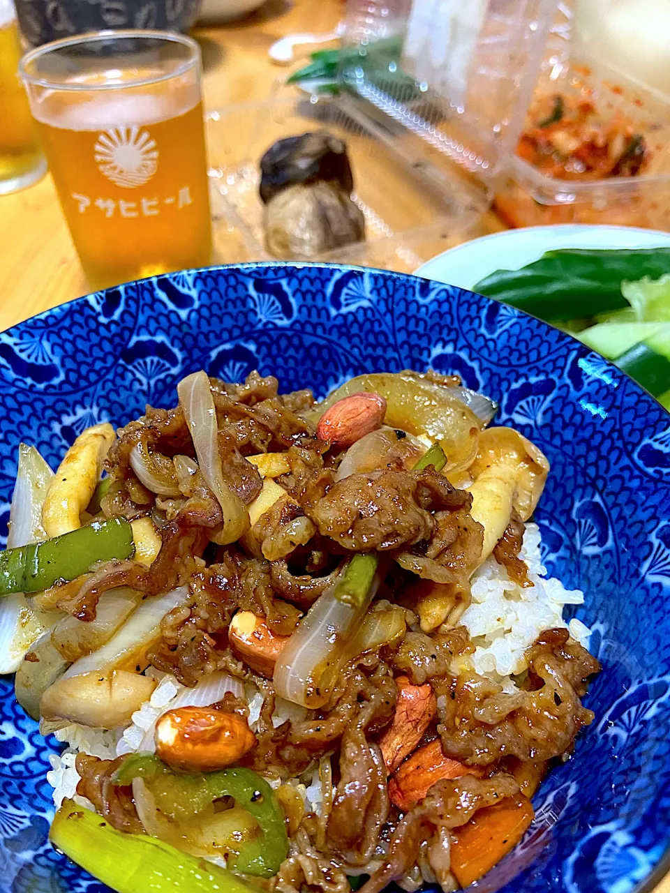 野菜と牛カルビの丼|まゆさんさん