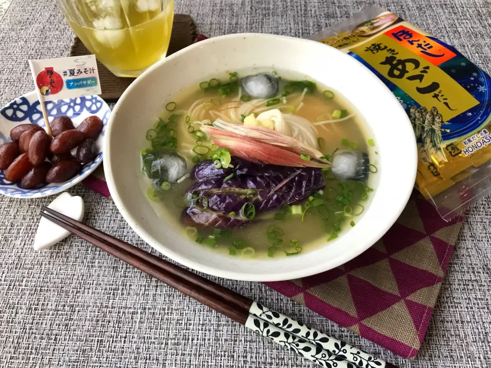 Snapdishの料理写真:茄子とそうめんの冷やしみそ汁♡|まなまな♡さん