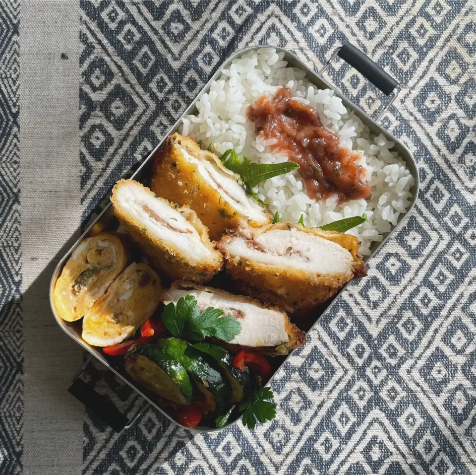 梅肉入りチキンカツ弁当|はちこさん