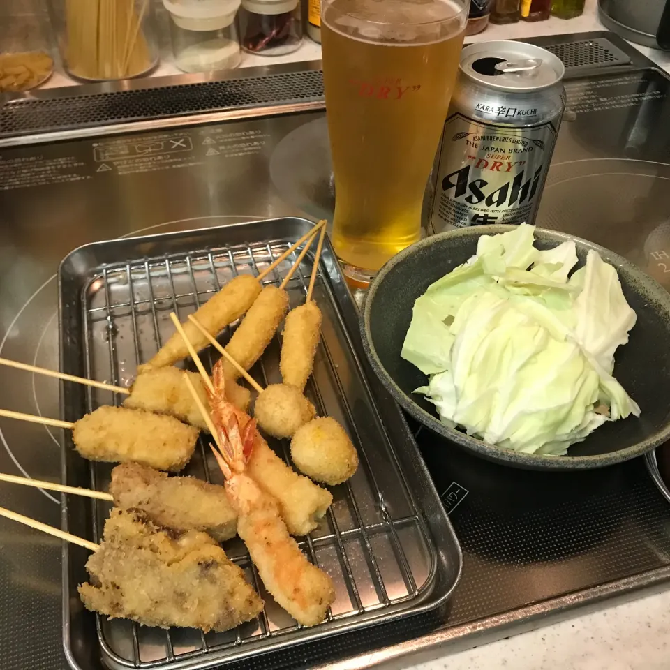 Snapdishの料理写真:串カツで家飲み|sanaeさん