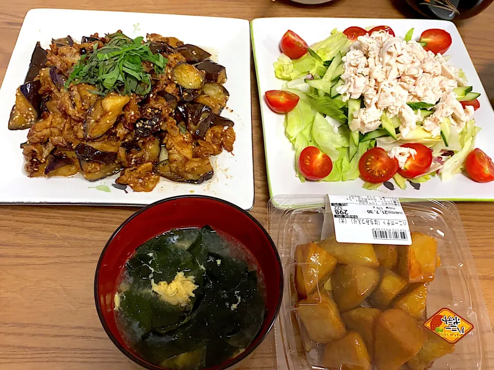 茄子と豚バラ味噌炒め、棒棒鶏サラダ🥗、わかめスープ|ゆーママさん