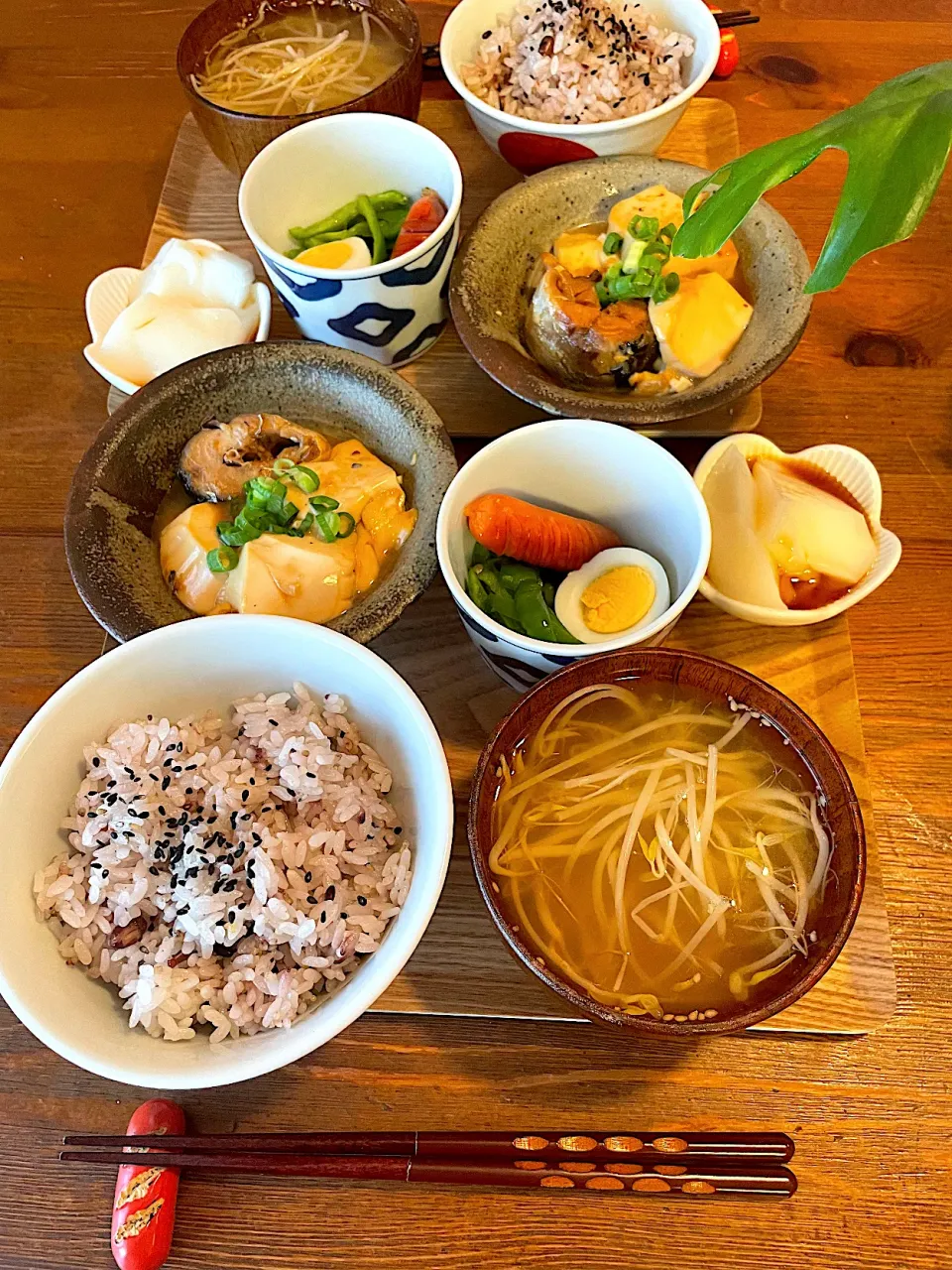 Snapdishの料理写真:鯖豆腐、もやしのお味噌汁、牛乳プリンの黒蜜かけ|ＭＡＲＵＥ家の食卓さん