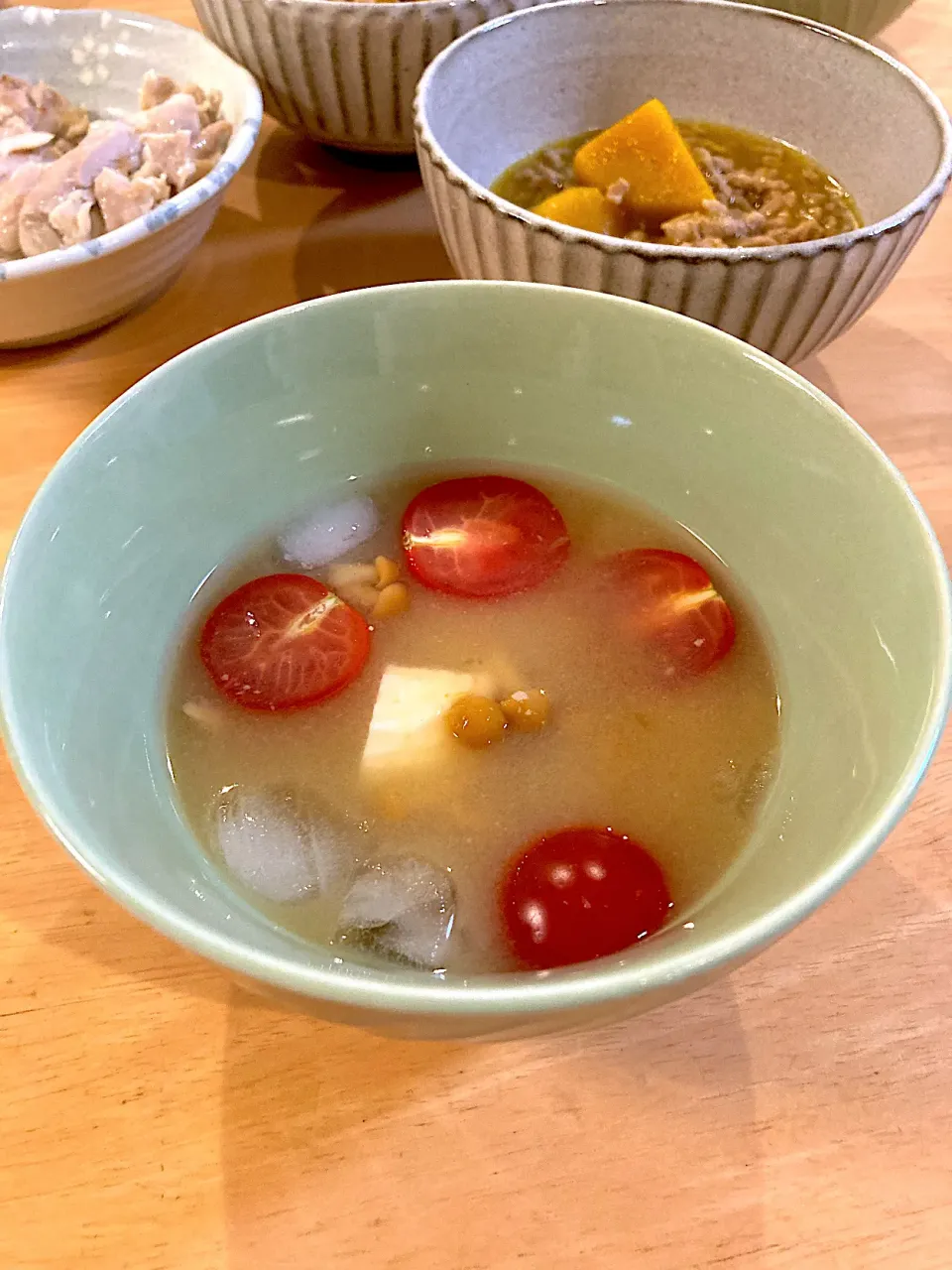 夏みそ汁　豆腐なめこプチトマト|ふくながさん