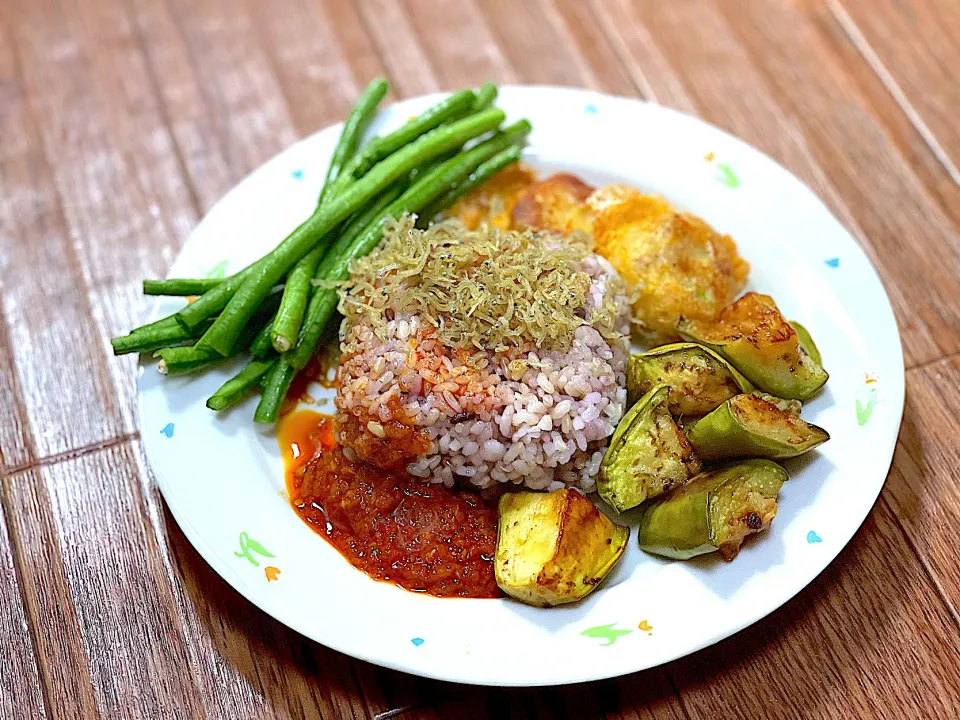 Nasi merah lunch|yeni kartikasariさん