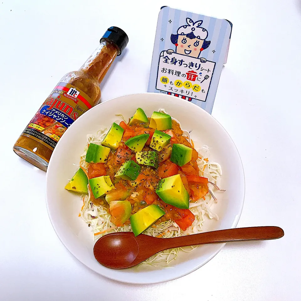 Snapdishの料理写真:ケイジャンソースでタコライス🥄🍅🥑|mayuさん