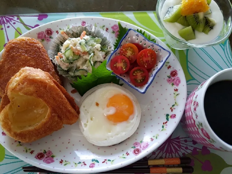 朝食　目玉焼き　ポテトサラダ|まみおさん