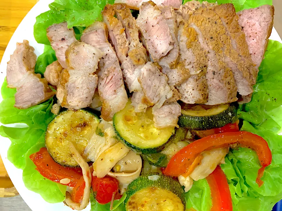 Snapdishの料理写真:Pork loin steak with marinated summer vegetables|Rjさん