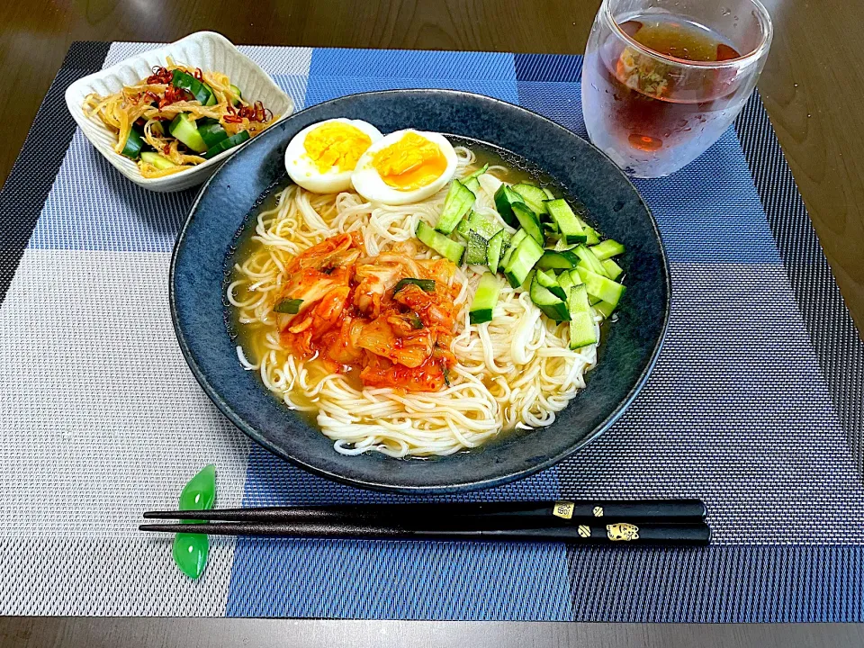 Snapdishの料理写真:冷麺風そうめん & きゅうりとさきいかのさっぱりあえ|Ari’s Channelさん