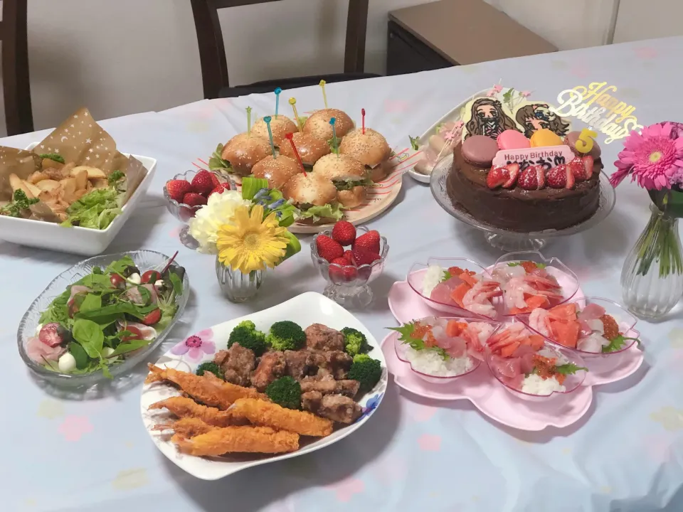 Snapdishの料理写真:5歳誕生日パーティー|ゆいすけけさん