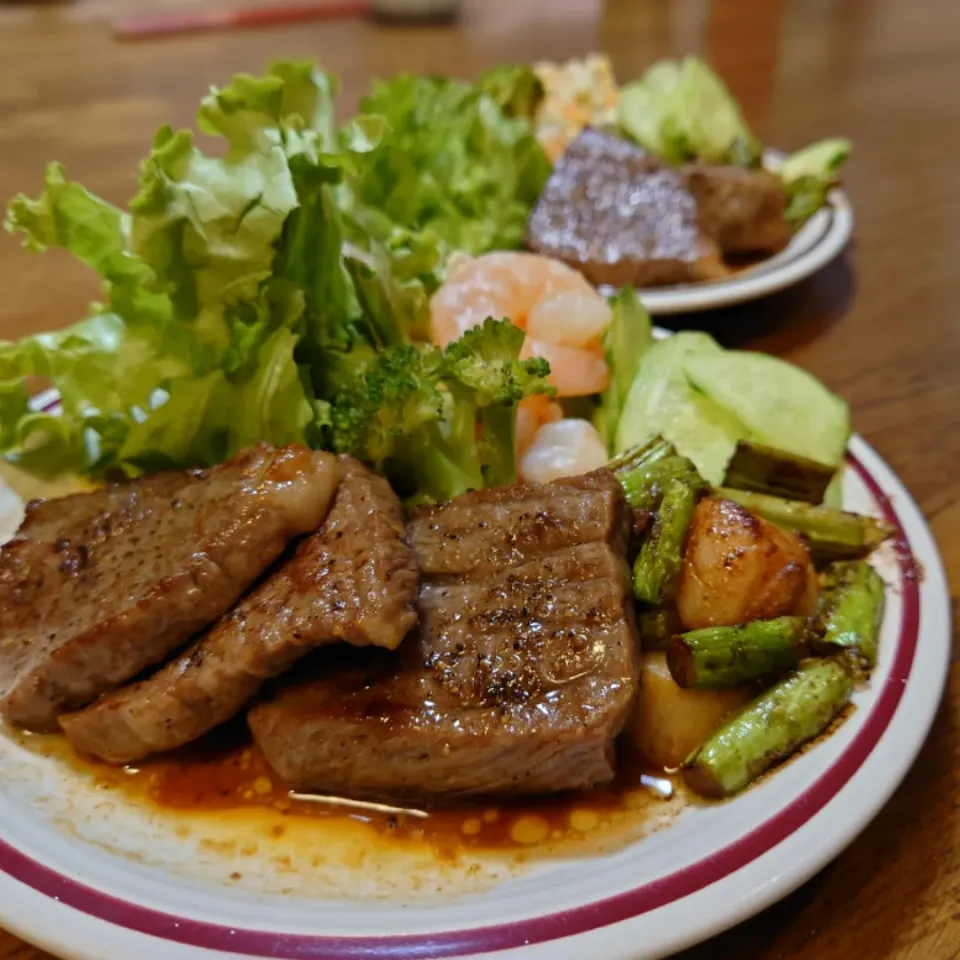 焼肉と蛯名サラダ(*^^*)|しーPaPaさん