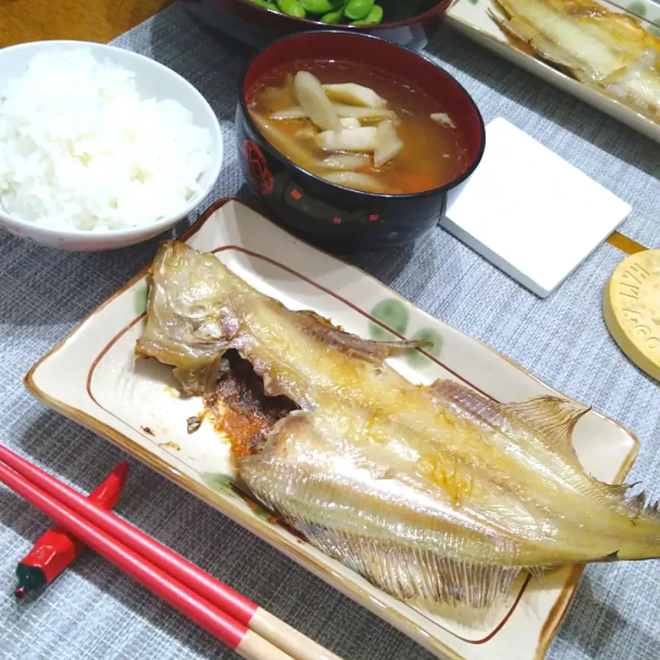 Snapdishの料理写真:カレイの干物で夕食|Reikoさん