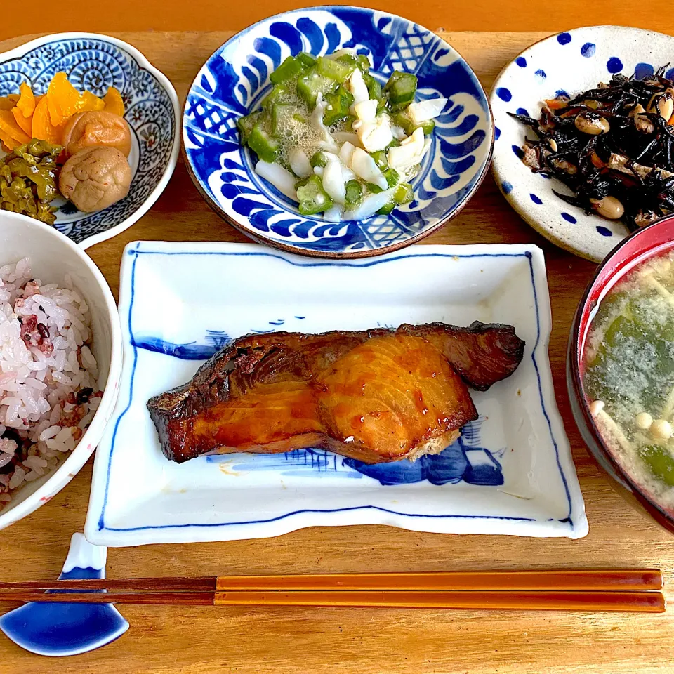 鰤の照り焼き定食|Hiromi Isonagaさん