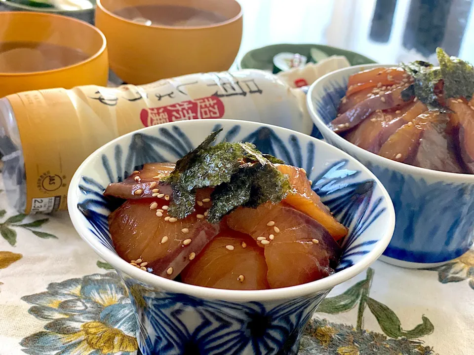 Snapdishの料理写真:鰤のまろやか漬け丼☺︎|まめすけ。さん