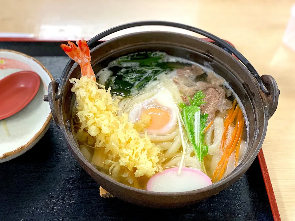 暑いのに、鍋焼きうどん🍲|yokoさん