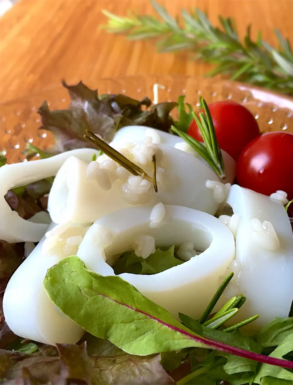 イカ釣り🦑はじめよう！甘酒部✨ハーブ塩糀🌿ローズマリー塩糀でケンサキイカの塩糀和え|9421beruさん