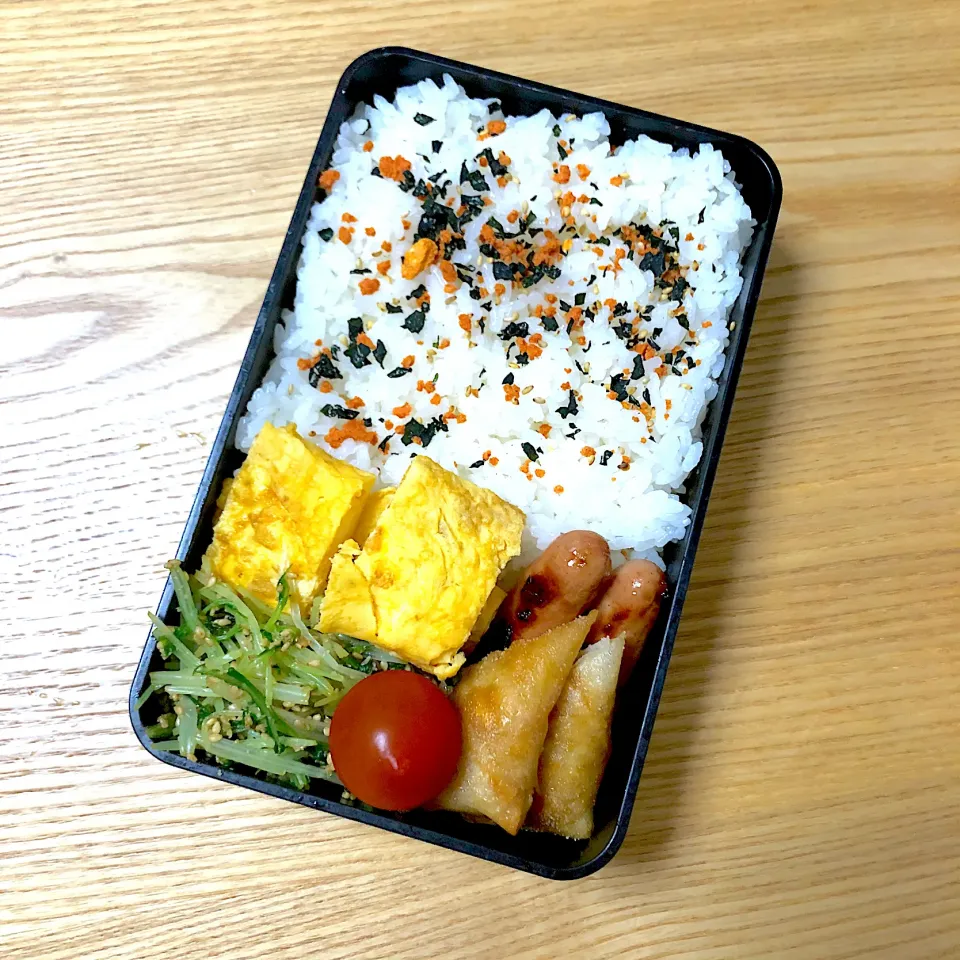 Snapdishの料理写真:火曜日の旦那さんのお弁当🍙|むさけんさん