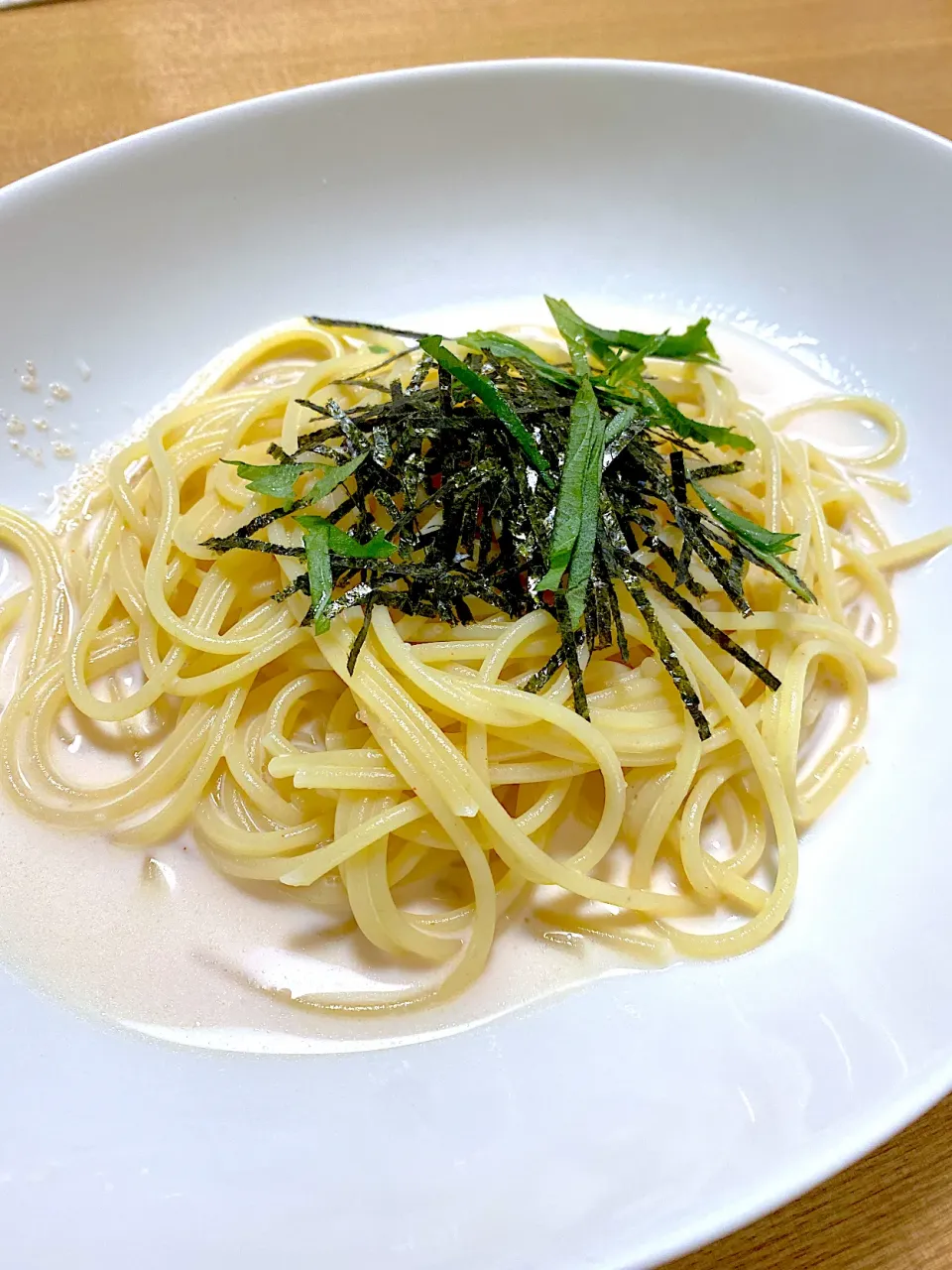 ふるさと納税明太子で🐟明太子クリームパスタ🍝ベランダの紫蘇とともに|1614さん