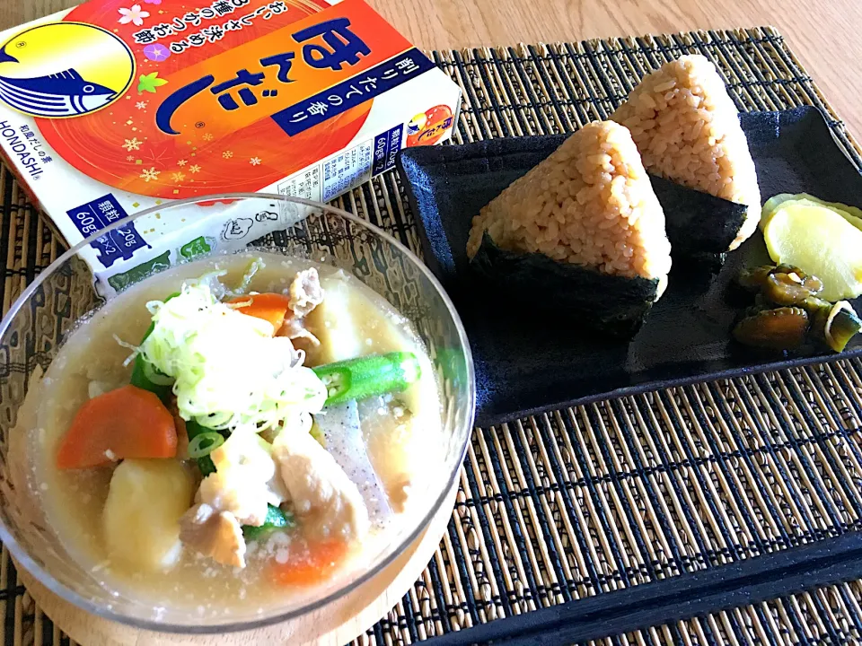 冷やし豚汁&ぽん酢炊き込みご飯🍙|あおあおさん