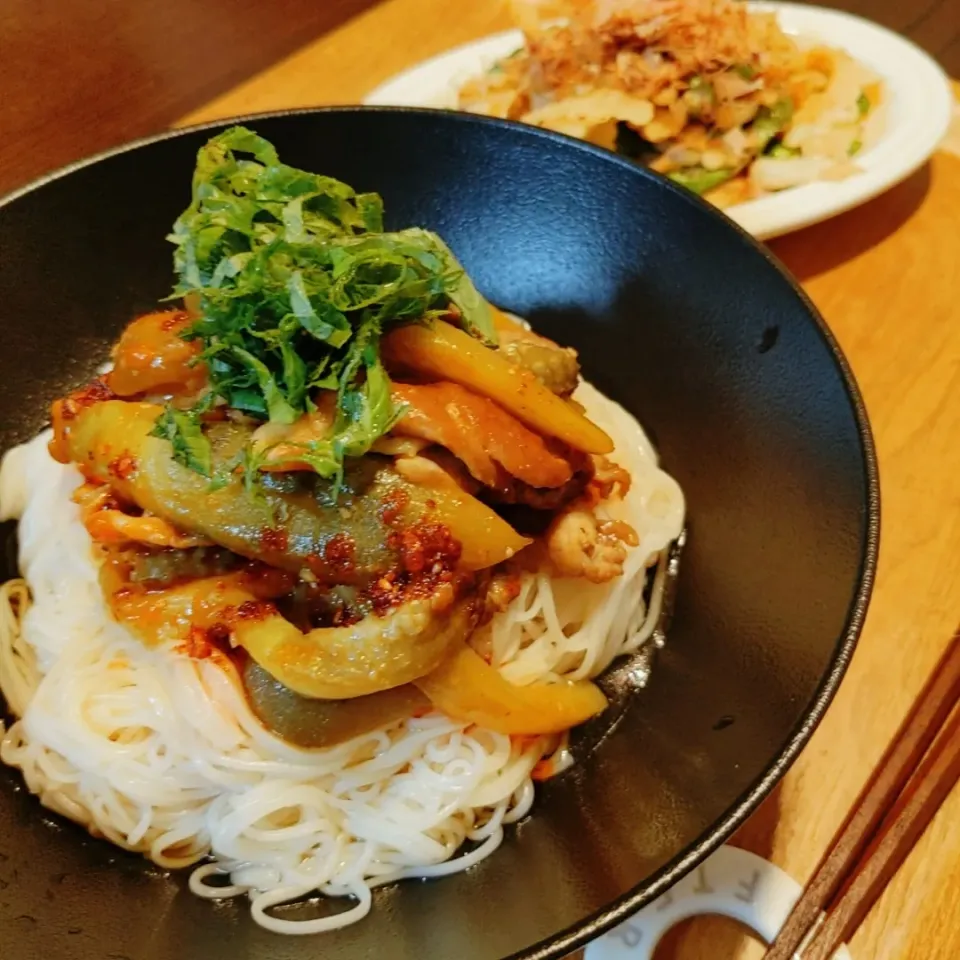 豚肉と茄子の辛味噌素麺♪|いくさん