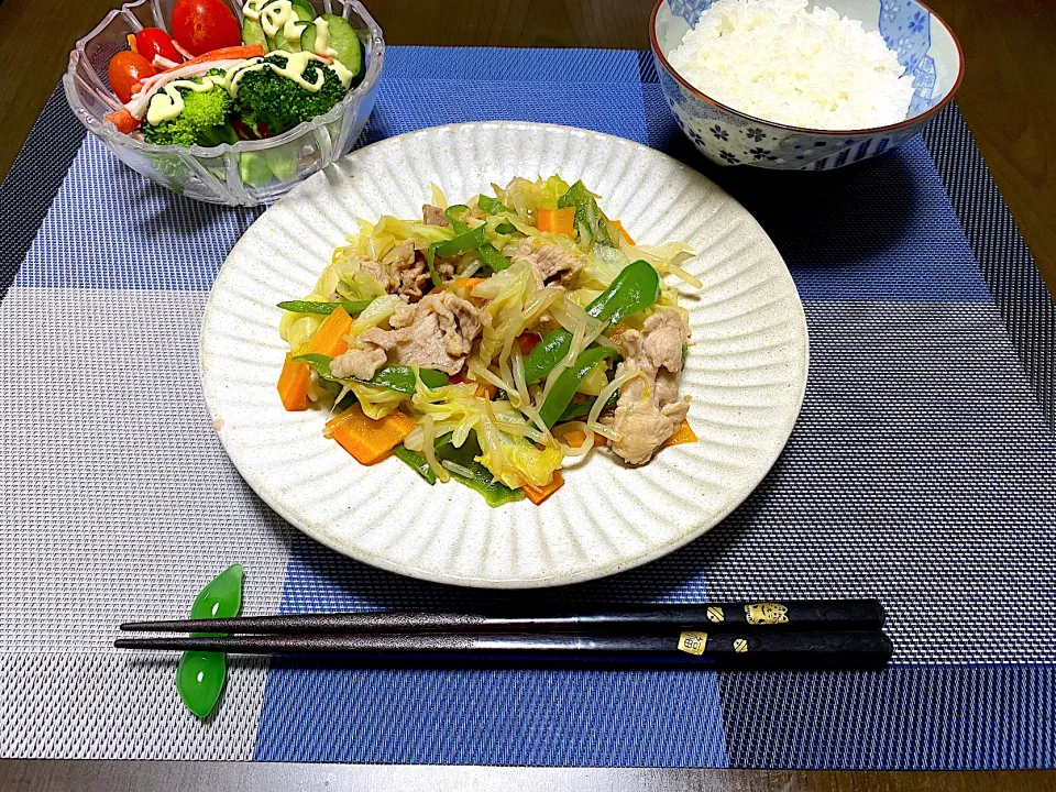 Snapdishの料理写真:簡単おいしい！肉野菜炒め|Ari’s Channelさん