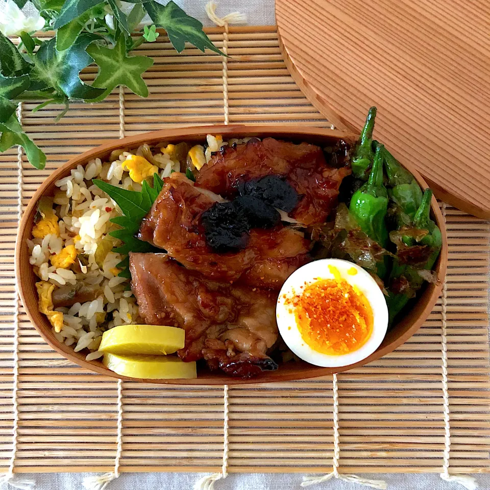 高菜炒飯と鶏肉の炙り焼き弁当|あここさん