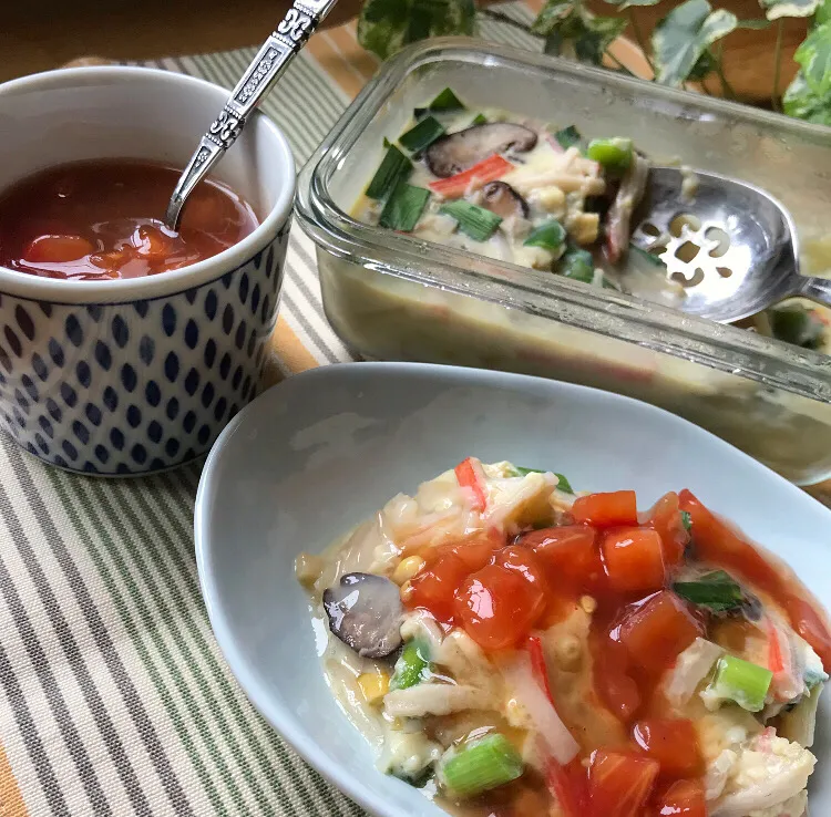 Snapdishの料理写真:🦀冷たいカニ玉みたいな　冷たい具沢山 中華風 茶碗蒸し🥄トマトと黒酢のあんかけ🍅|Hollyさん