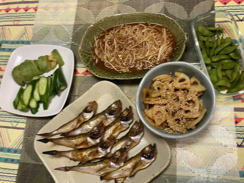 ハタハタ干物焼き、もやし肉味噌炒め、れんこんのきんぴら、きゅうりとアボカドのぬか漬け、枝豆|peanutsさん