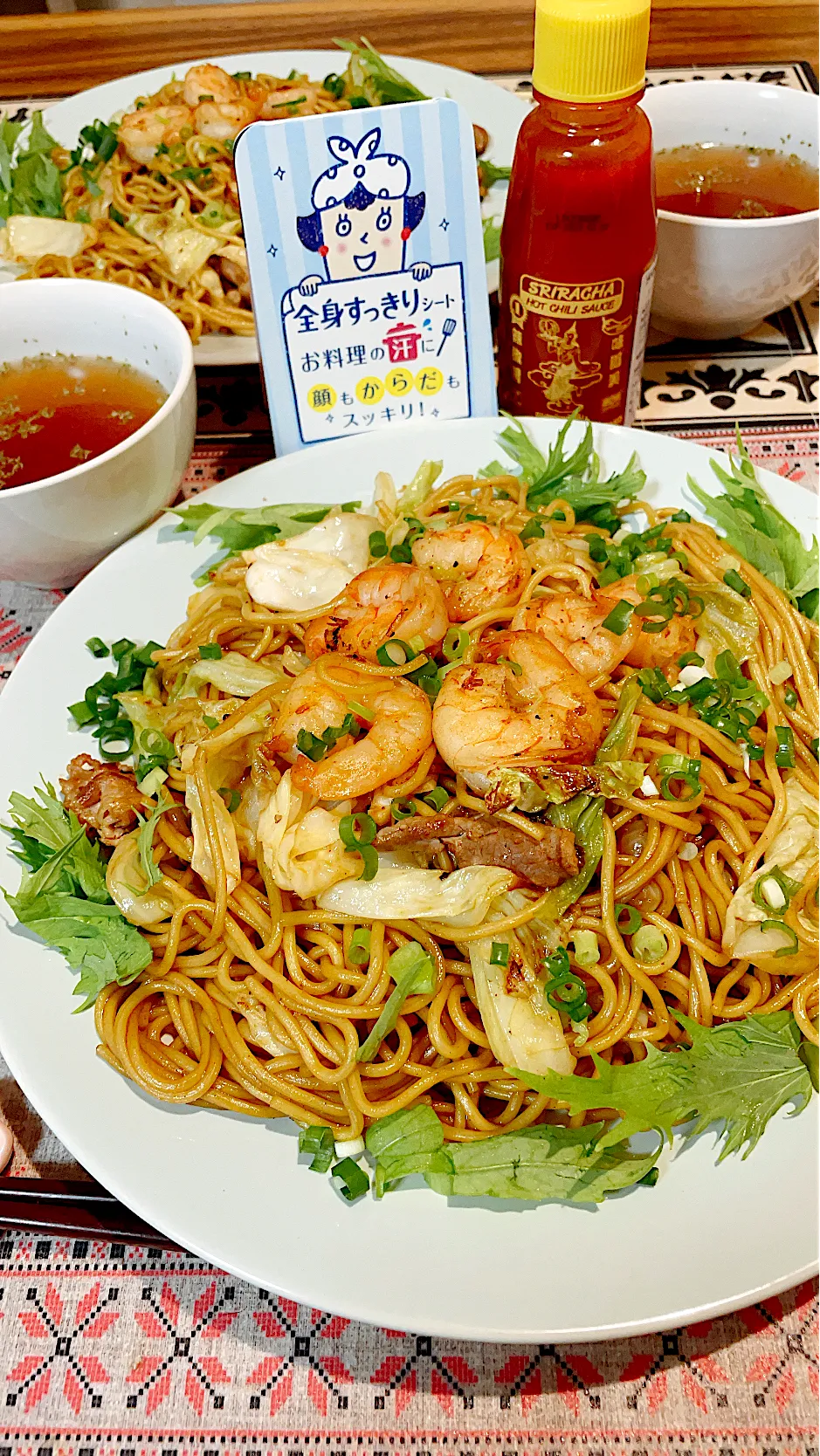 シラチャーで海鮮焼きそば(๑ت๑)♡︎|🌼はなちゃん🌼さん